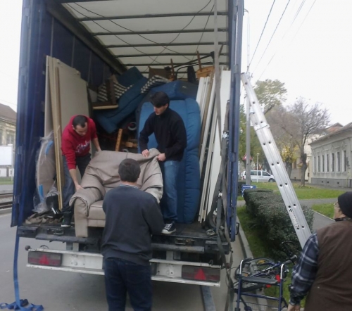2012-11-15-hilfsguetertransport-arad (7)