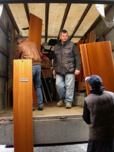 2014-01-18-Hilfsgueter-Verladen-in-Neumarkt (3)